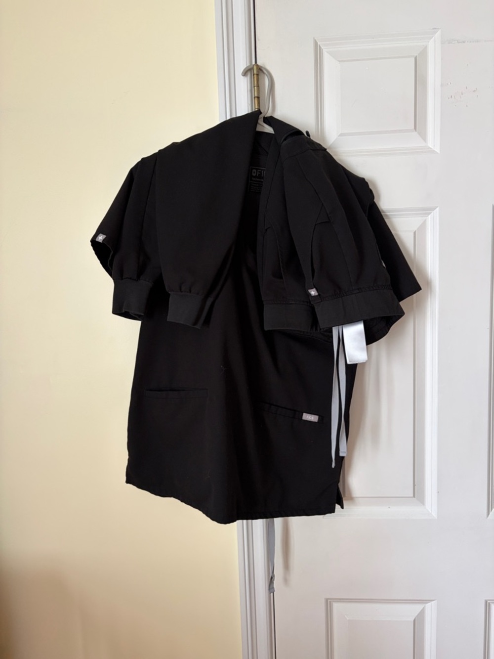 Figs Black Scrub Set - 2 pairs of jogger pants